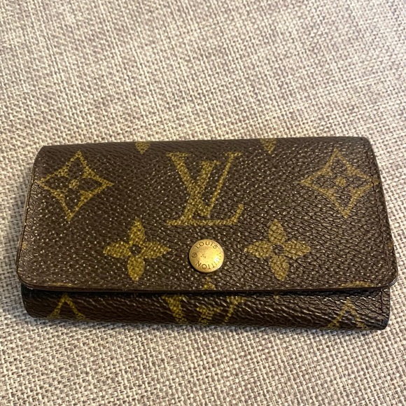Authentic LV Key Holder - Picture 2 of 9